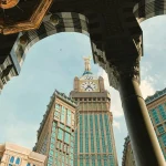 Tour de l’Horloge à La Mecque près de la Grande Mosquée, Omrah avec 2S Africa Travel, agence de voyages à Rabat