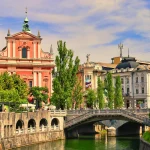 Pont triple de Ljubljana en Slovénie, centre historique Balkans, 2S Africa Travel agence voyages Rabat